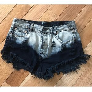 Signature 8 dip died denim shorts